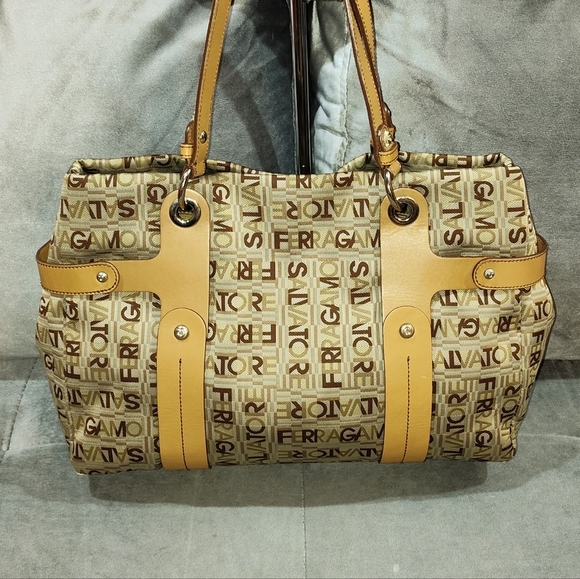 SALVATORE FERRAGAMO SIGARO MONOGRAM CANVAS WITH TAN LEATHER TOTE / SHOULDER BAG - Picture 4 of 16